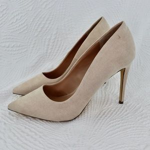 Call it spring suede pumps